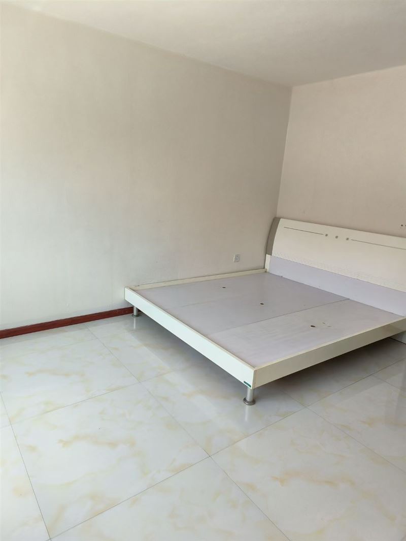 出售民大東區(qū)學(xué)院小區(qū)