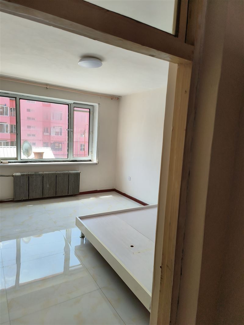 學(xué)區(qū)房出售(民大東區(qū)學(xué)院小區(qū))