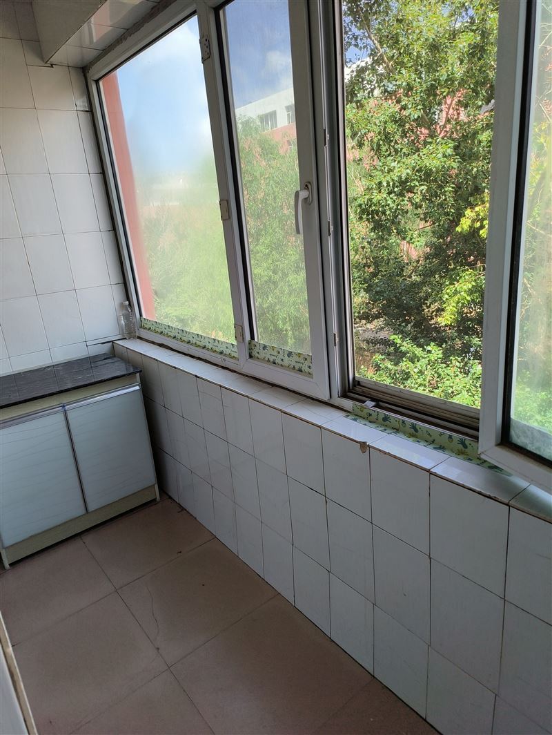 學(xué)區(qū)房出售(民大東區(qū)學(xué)院小區(qū))