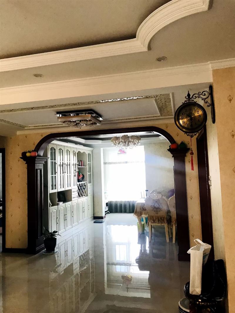 出售東方世紀(jì)城小區(qū)電梯樓