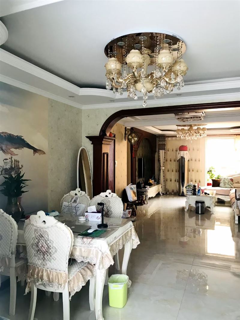 出售東方世紀(jì)城小區(qū)電梯樓