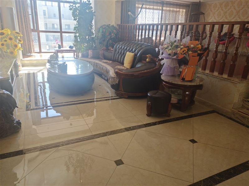 岳熙臺小區(qū)房屋出售