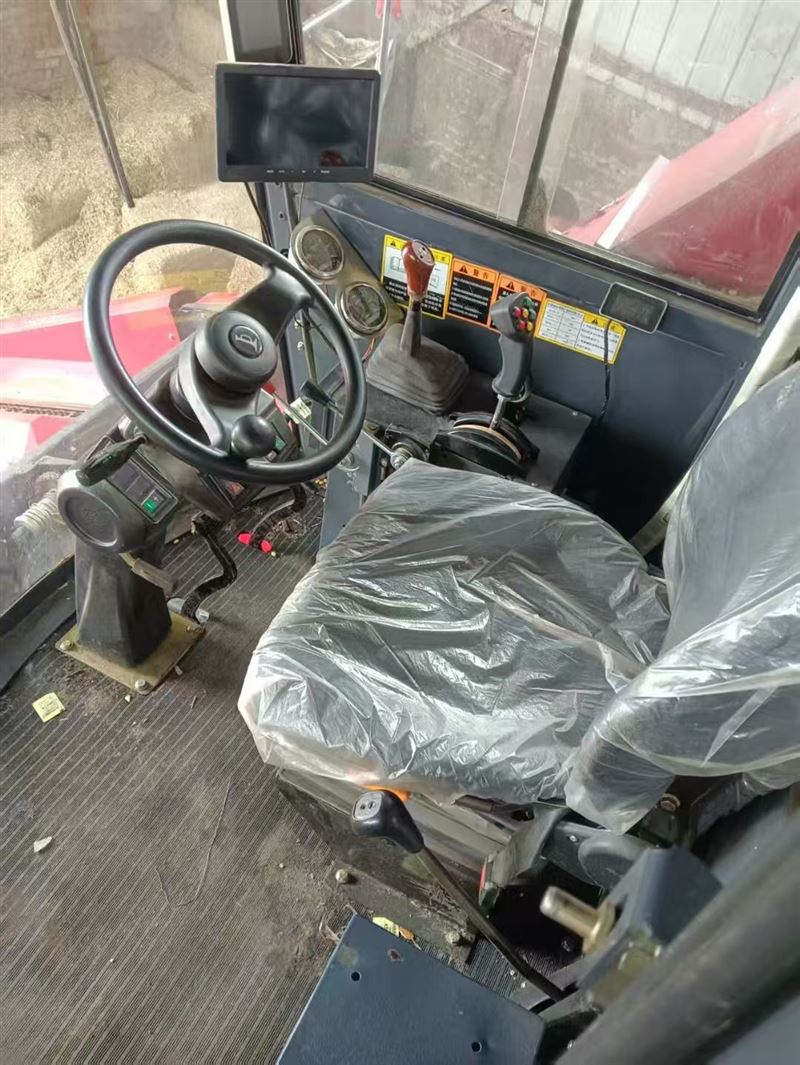 23年牧神收割機(jī)