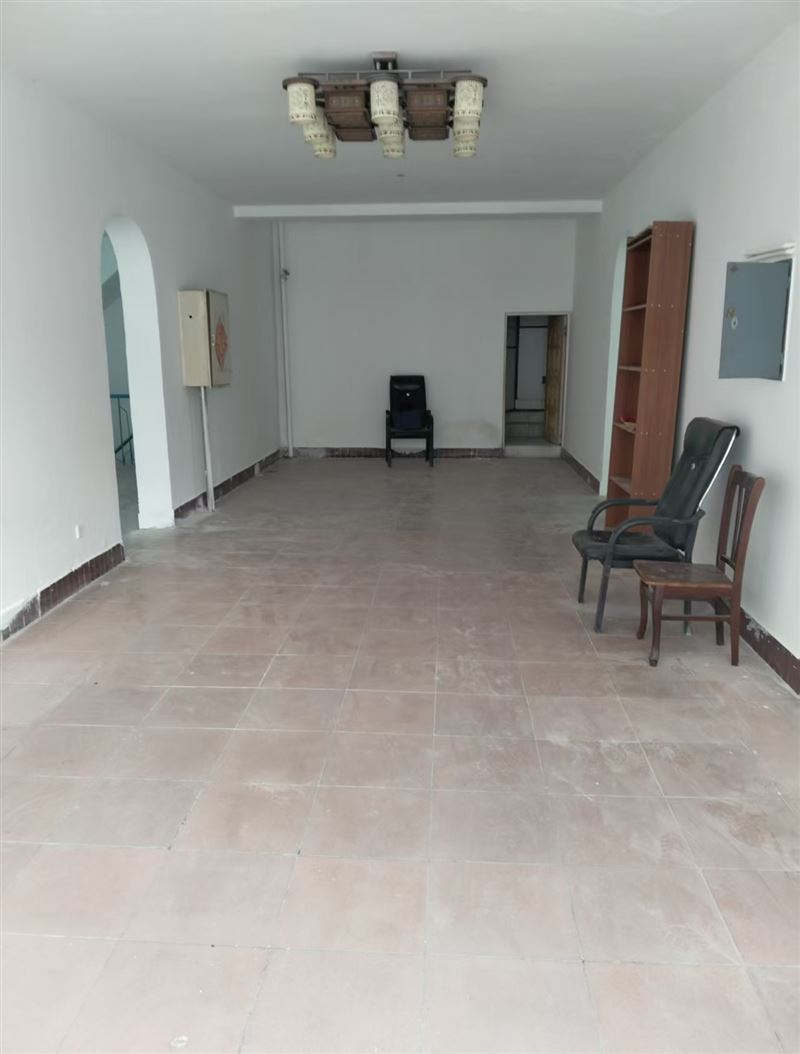 出售百貨大樓北側(cè)獨(dú)棟商鋪