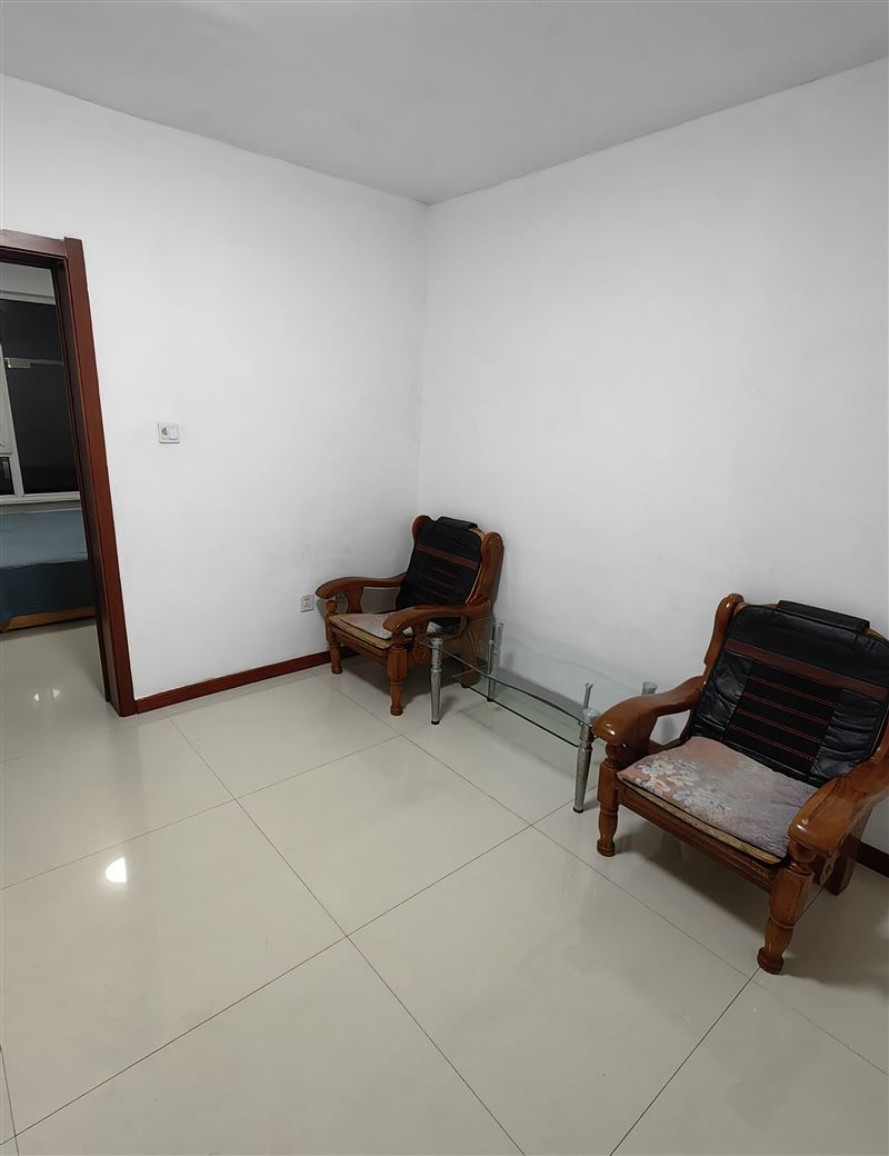 鑫順花城社區(qū)樓房出租兩室一廳二層