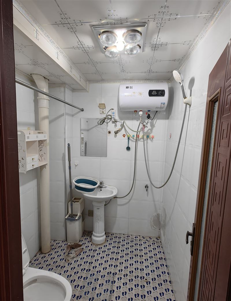 鑫順花城社區(qū)樓房出租二層