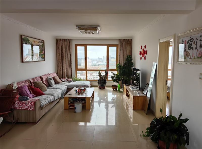 北國(guó)之春136平房屋出售