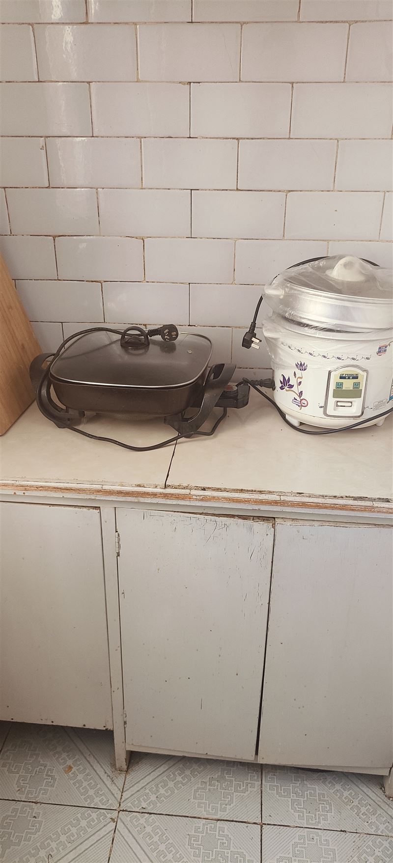 低價(jià)處理折疊單人床飲水機(jī)床墊顯示器